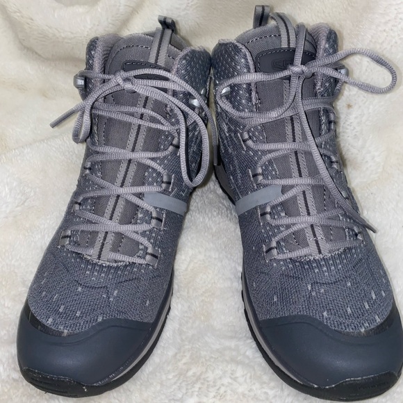 Brand New Neutral Keen Hiking Boots - Picture 6 of 14